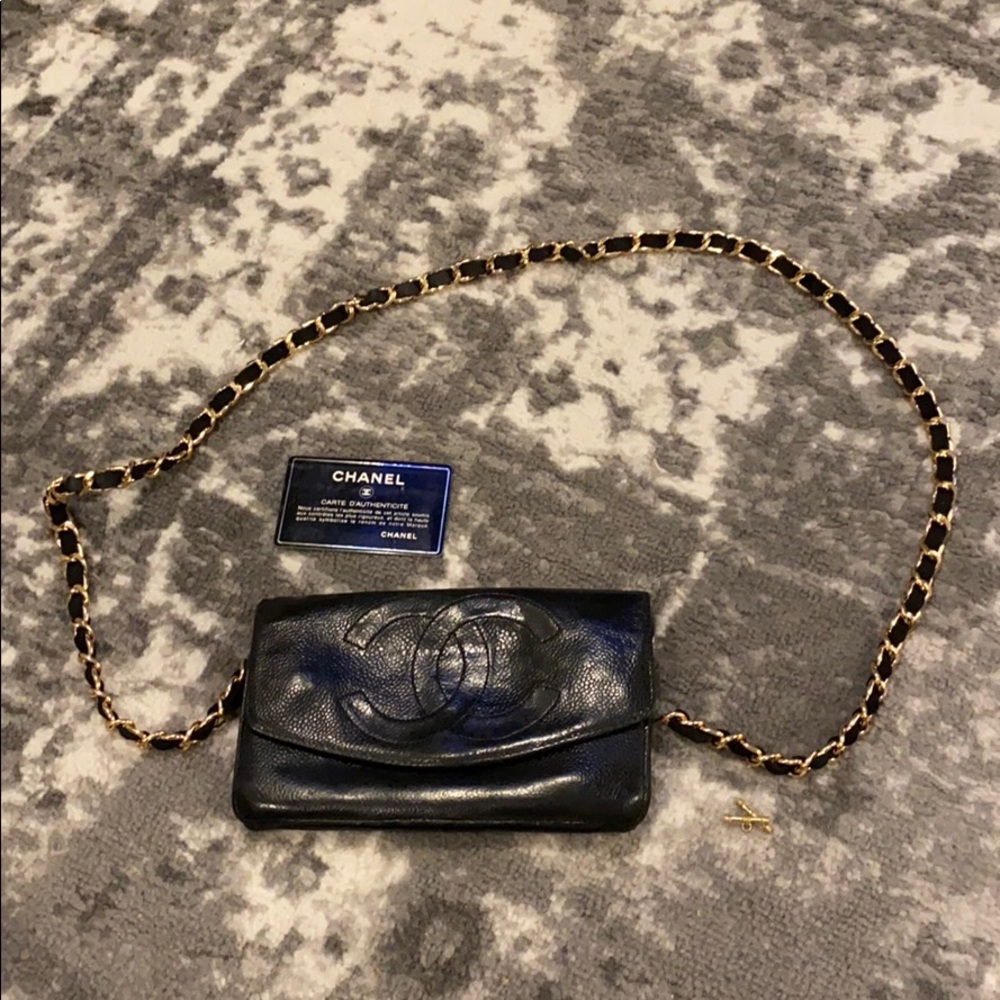 CHANEL black WOC